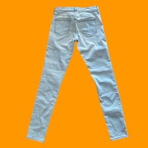 UNIQLO Mid Rise Light Wash Skinny Jeans